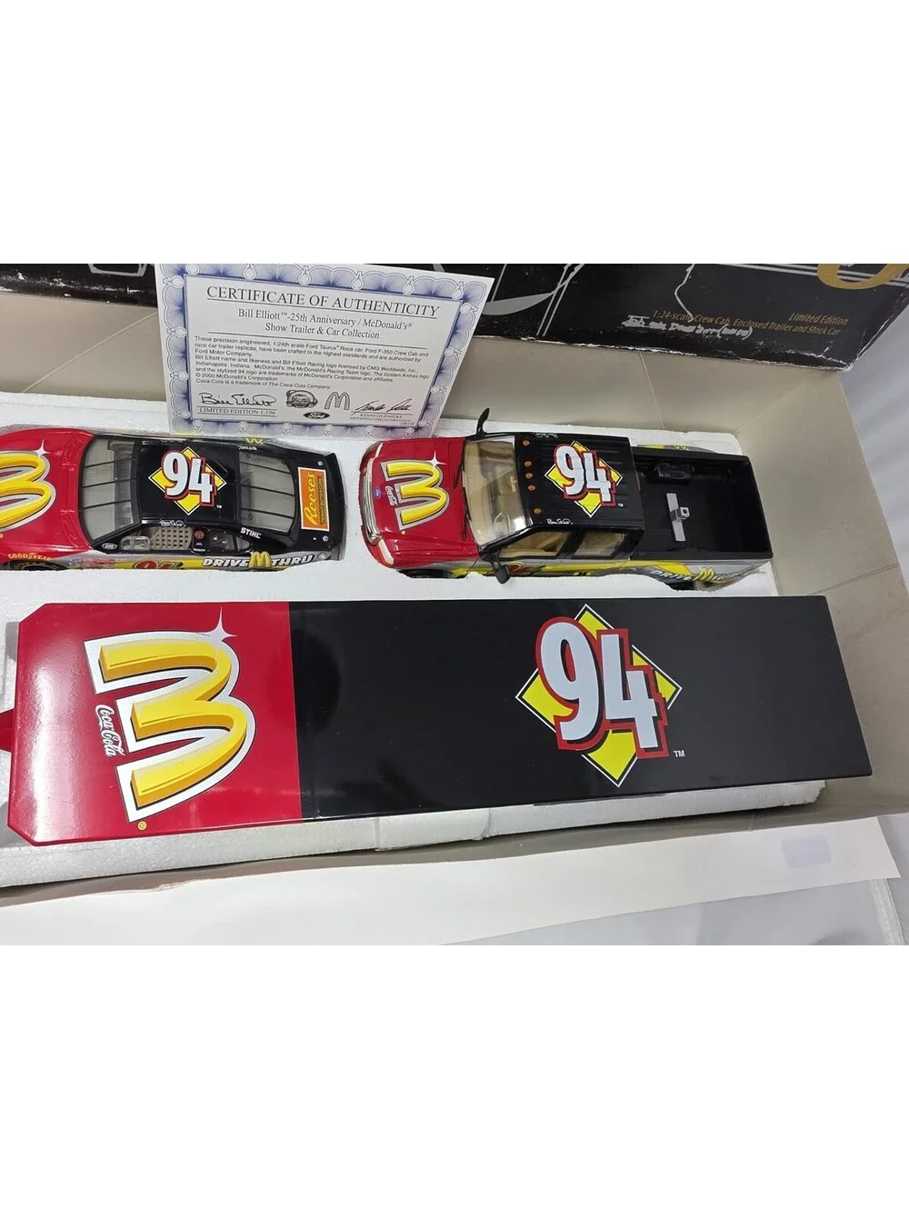 Brookfield Collectors Guild Bill Elliott #94 Ford NASCAR 1:24 Trailer Set LE